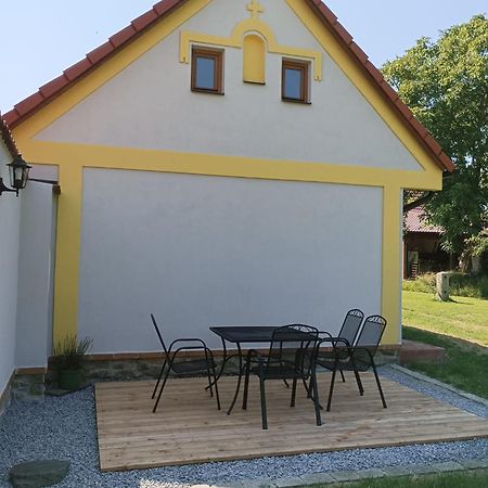 Apartman Na Statku Jilovice Bagian luar foto