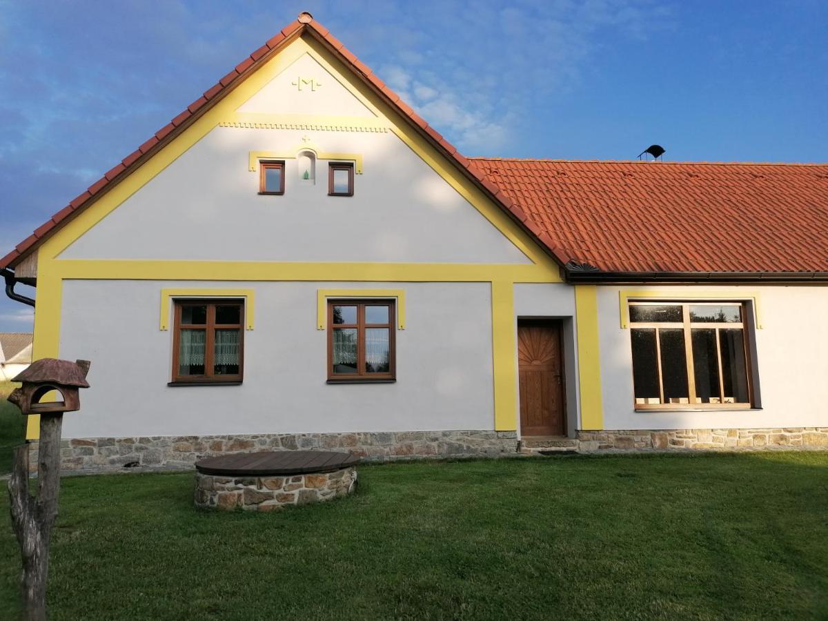 Apartman Na Statku Jilovice Bagian luar foto